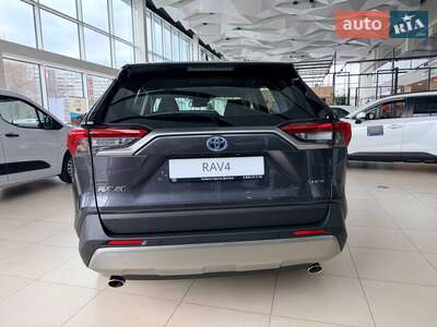Новый Toyota RAV4 2025 - фото 3