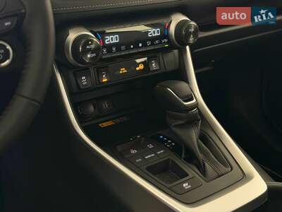 Новый Toyota RAV4 2025 - фото 3