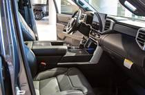 Toyota Sequoia Base