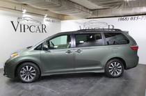 Toyota Sienna Base