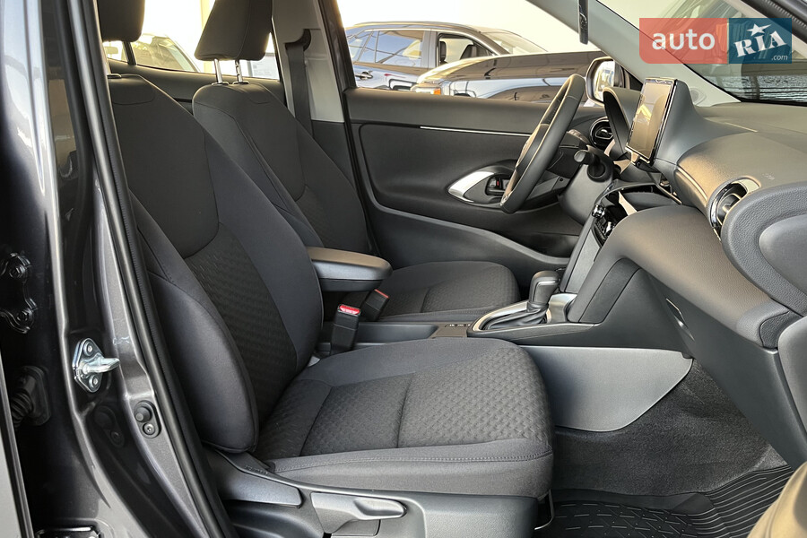 Toyota Yaris Cross - фото 21