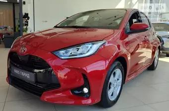 Toyota Yaris Lounge 1.5i Hybrid e-CVT (116 к.с.) Фото 3
