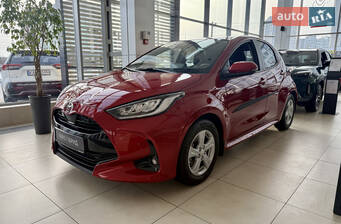 Toyota Yaris 1.5i Hybrid e-CVT (116 к.с.) Lounge