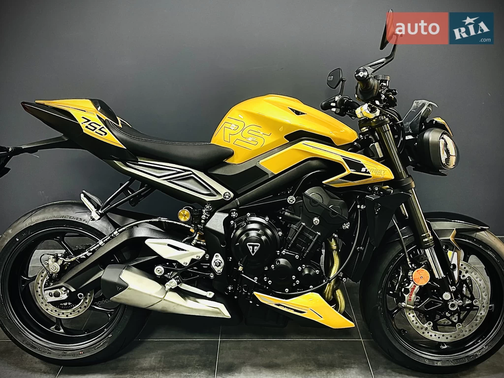 Triumph Street Triple Base