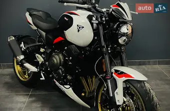 Triumph Trident 800
