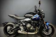 Triumph Trident Base