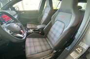 Volkswagen Golf GTI Base