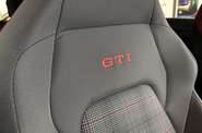 Volkswagen Golf GTI Base