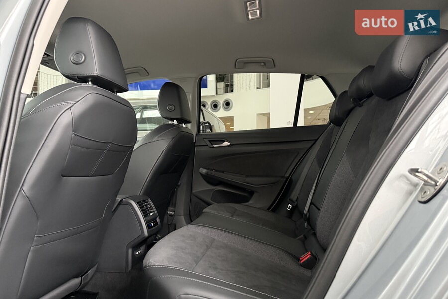 Volkswagen Golf - фото 11