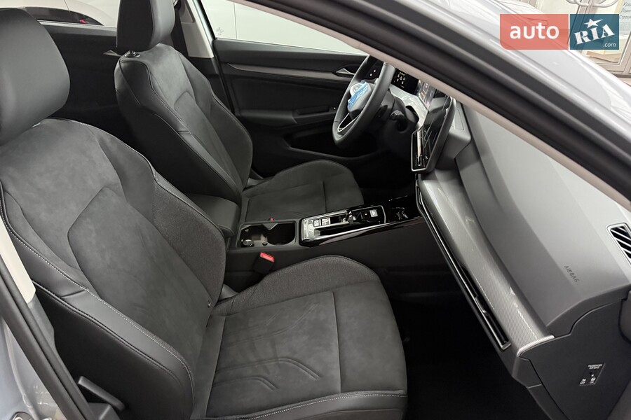 Volkswagen Golf - фото 18