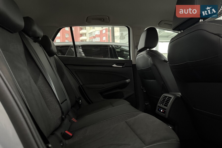 Volkswagen Golf - фото 20