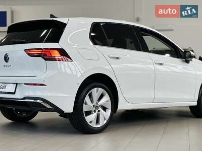 Новый Volkswagen Golf 2025 - фото 3