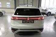 Volkswagen ID.6 Crozz Pro