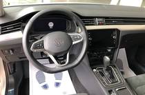 Volkswagen Passat Base