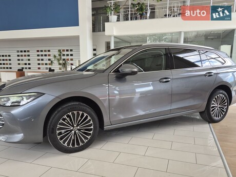 Volkswagen Passat 2025
