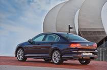 Volkswagen Passat Executive R-Line