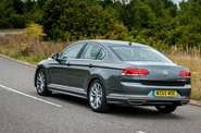 Volkswagen Passat Premium R-Line