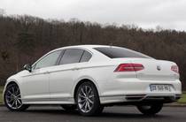 Volkswagen Passat Premium R-line