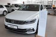 Volkswagen Passat Premium R-line