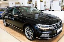 Volkswagen Passat Premium R-Line