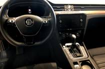 Volkswagen Passat Premium R-Line