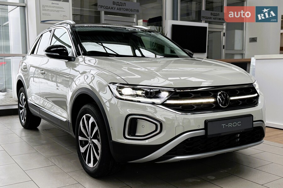 Volkswagen T-Roc - фото 1
