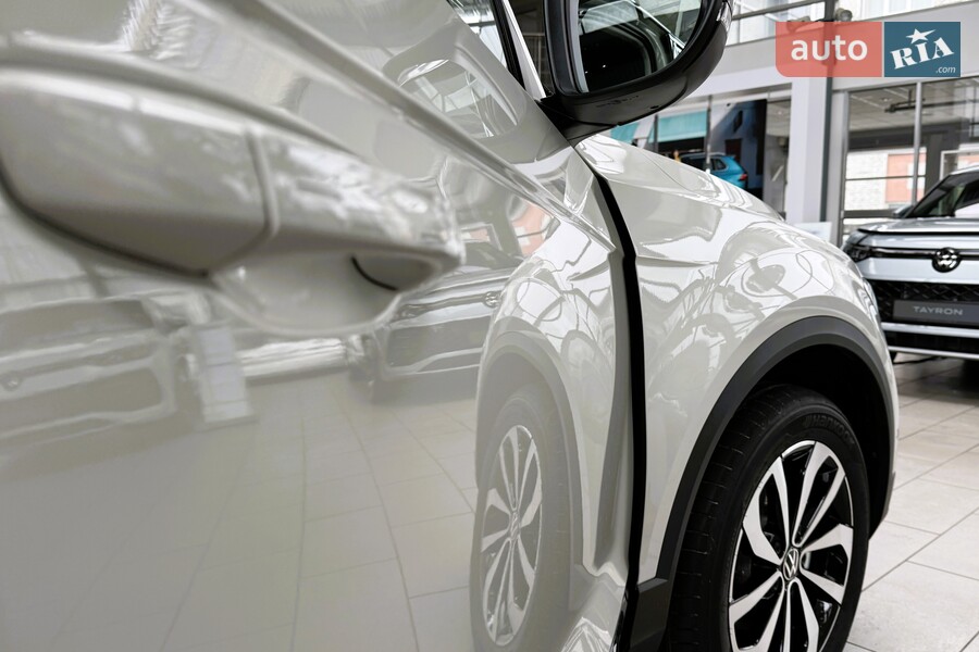 Volkswagen T-Roc - фото 11