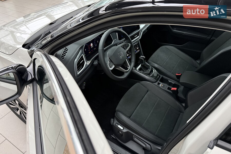 Volkswagen T-Roc - фото 13