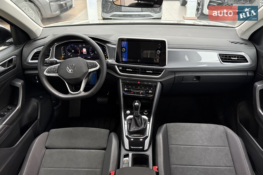 Volkswagen T-Roc - фото 16