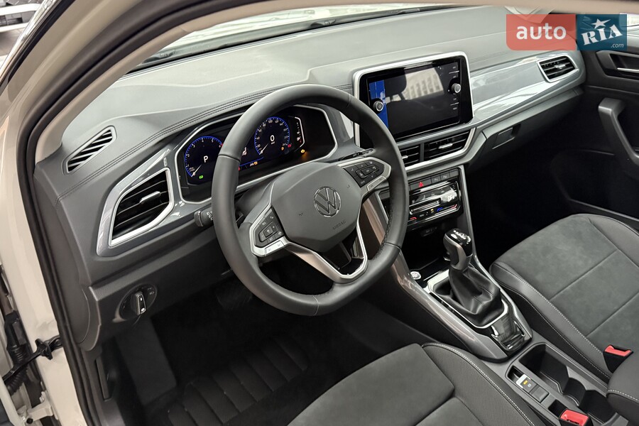 Volkswagen T-Roc - фото 19