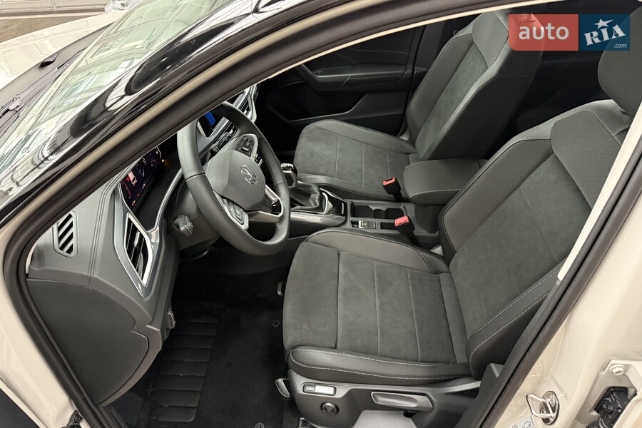 Volkswagen T-Roc - фото 24