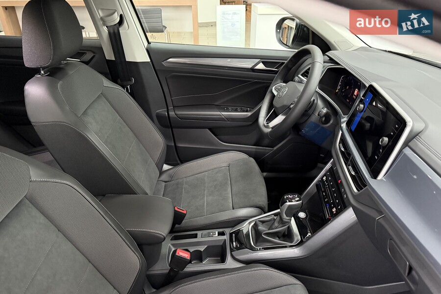 Volkswagen T-Roc - фото 23