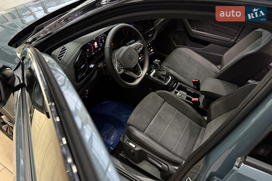 Volkswagen T-Roc - фото 15