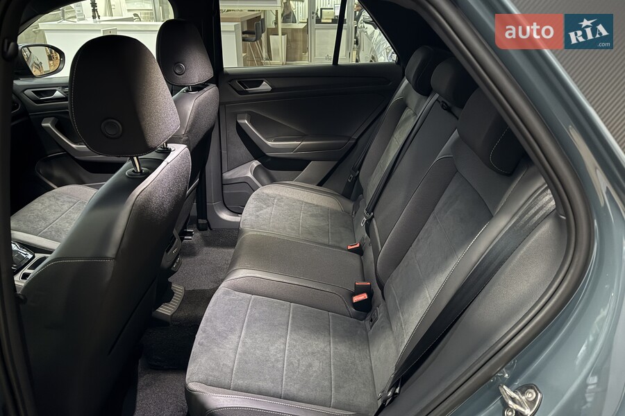 Volkswagen T-Roc - фото 16