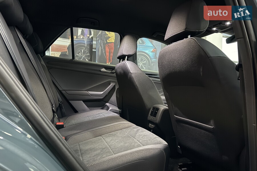 Volkswagen T-Roc - фото 21