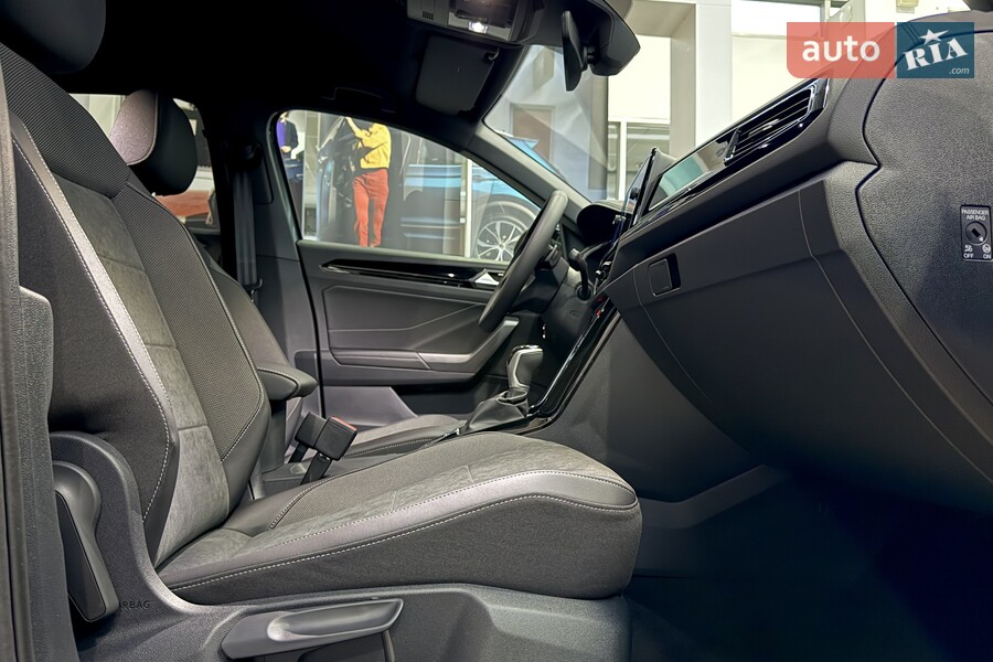 Volkswagen T-Roc - фото 22