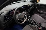 Volkswagen T-Roc - фото 24