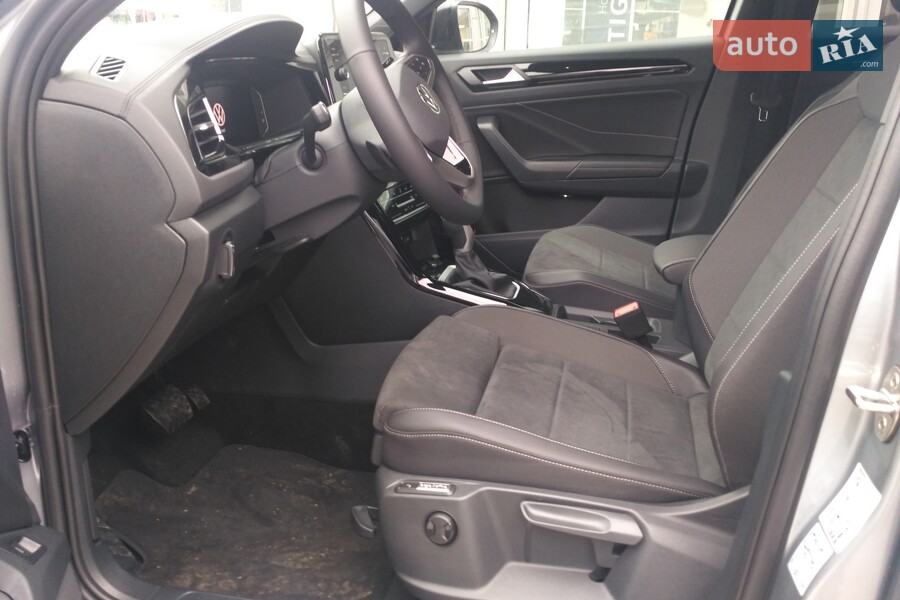 Volkswagen T-Roc - фото 17