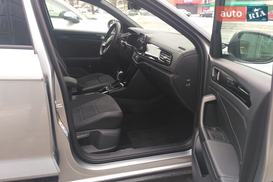 Volkswagen T-Roc - фото 19