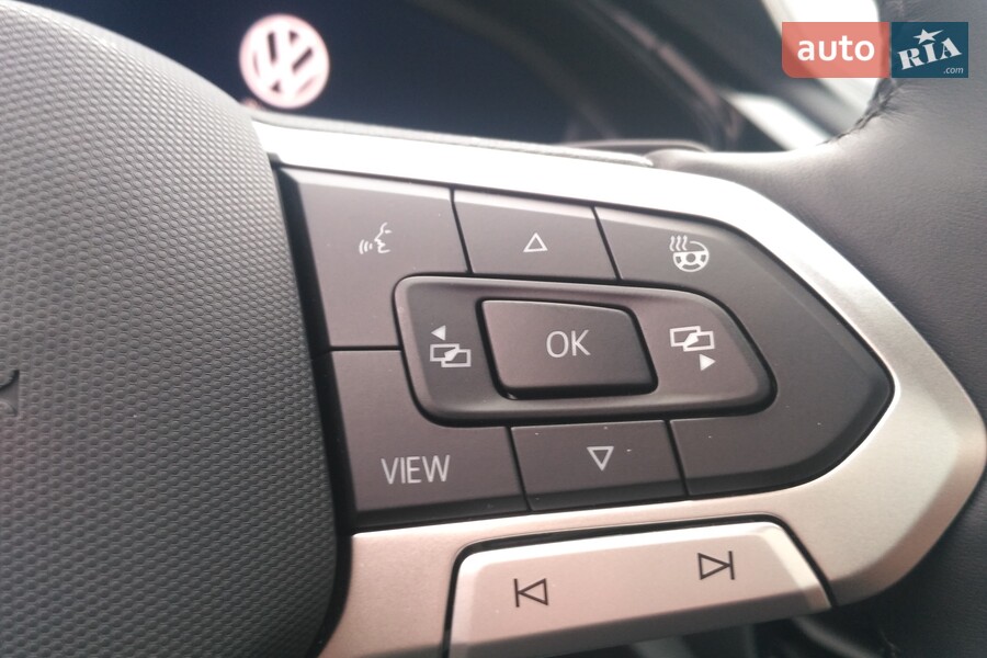 Volkswagen T-Roc - фото 18