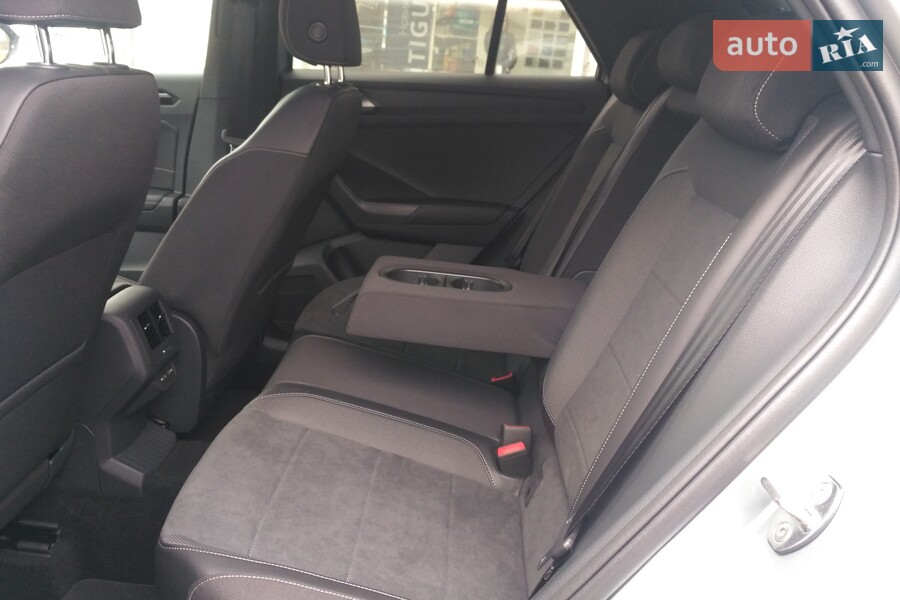 Volkswagen T-Roc - фото 22