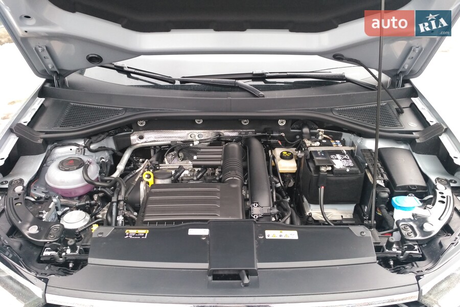 Volkswagen T-Roc - фото 34