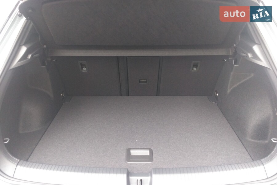 Volkswagen T-Roc - фото 14