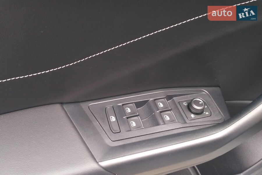 Volkswagen T-Roc - фото 28