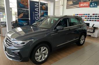 Volkswagen Tiguan 2.0 TSI DSG (220 л.с.) 4Motion 2021 Volkswagen Tiguan 2.0 TSI DSG (220 л.с.) 4Motion 2021