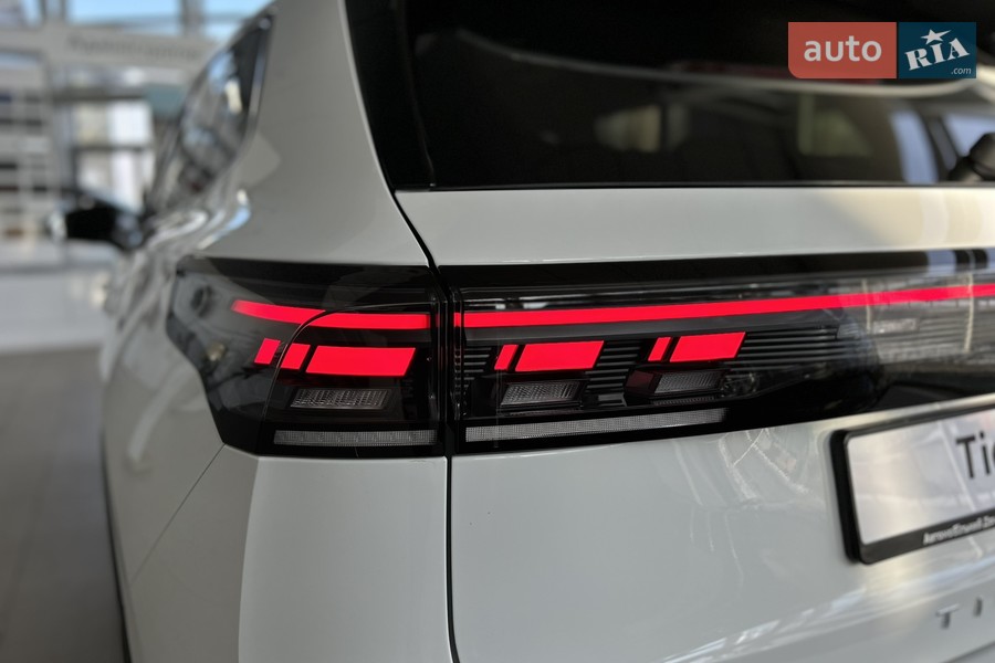 Volkswagen Tiguan - фото 7