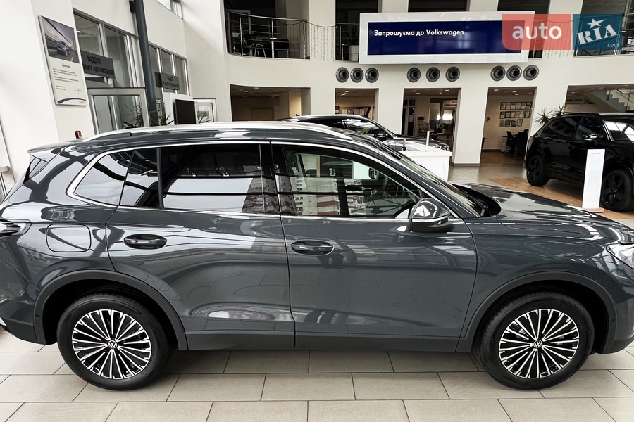 Volkswagen Tiguan - фото 6