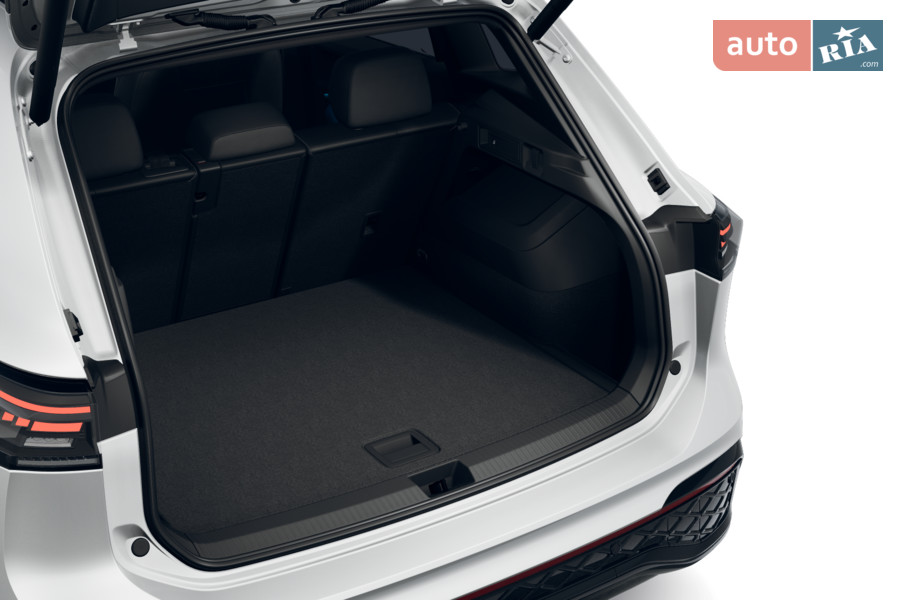 Volkswagen Tiguan - фото 8