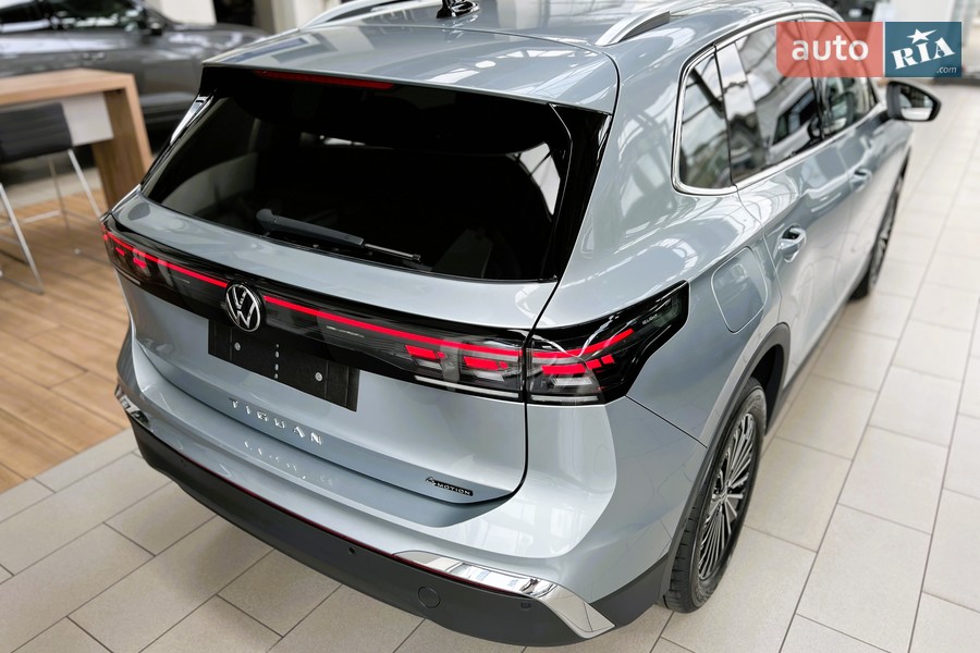 Volkswagen Tiguan - фото 6