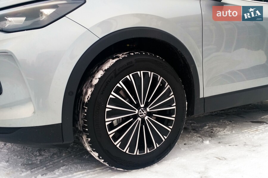 Volkswagen Tiguan - фото 10